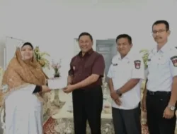 Walikota  Bukittinggi  Lepas Dua Anggota  Kopri Kadj Khalifah