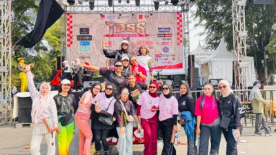 Zl Studio Bukittinggi Ikuti TBSS Senam Sehat dan Fun Zumba Ajak Komunitas Vespa Hidup Sehat