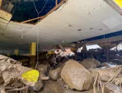 Bupati Solok Jon Firman Pandu Tinjau Langsung Kondisi Banjir Bandang Arosuka