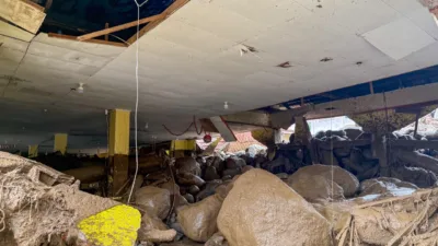 Bupati Solok Jon Firman Pandu Tinjau Langsung Kondisi Banjir Bandang Arosuka