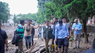 Hari Ke-3 Tanggap Darurat, Pembersihan Material Banjir Bandang Arosuka Terus Dilakukan
