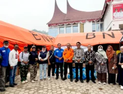 SMSI Bukittinggi Bersama MAN 1 Bawa Bantuan untuk Warga Terdampak Galodo