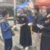 Kabut Asap Selimuti Padang Panjang, PJKIP Turun ke Pasar Bagikan 1.000 Masker