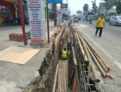 Pemko Evaluasi Proyek Trotoar dan Drainase Jalan Soekarno Hatta, Pelaksana Diminta Percepat Pekerjaan